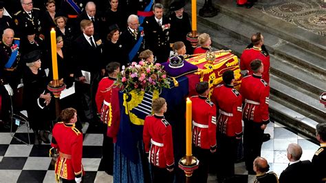 beerdigung queen|Trauerfeier in London: Schweigeminuten und ein Klagelied.
